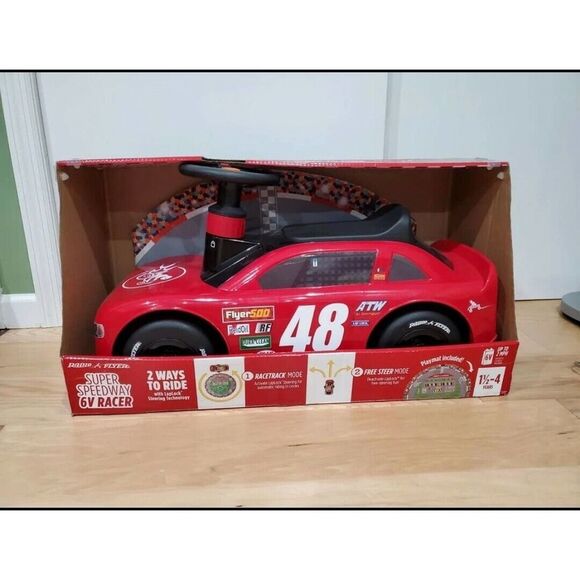 Radio Flyer 6v Racer Ride On Car for toddlers with round printed playmat - Picture 1 of 11